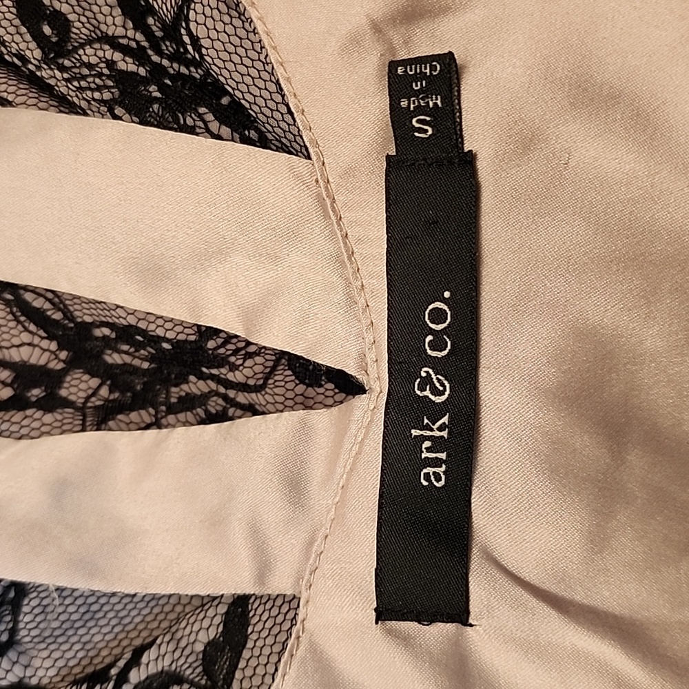 Ark and Co Lace Dress with Back Bow Detail, Size S - Picture 10 of 11